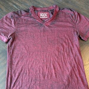 Buckle Black Maroon Black V-Neck Short Sleeve Tee XL